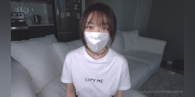 香港玩偶姐姐，快乐时光小短片完整版：被玩弄的呻吟声，让你欲罢不能