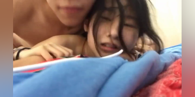 学生妹与小男友偷尝禁果